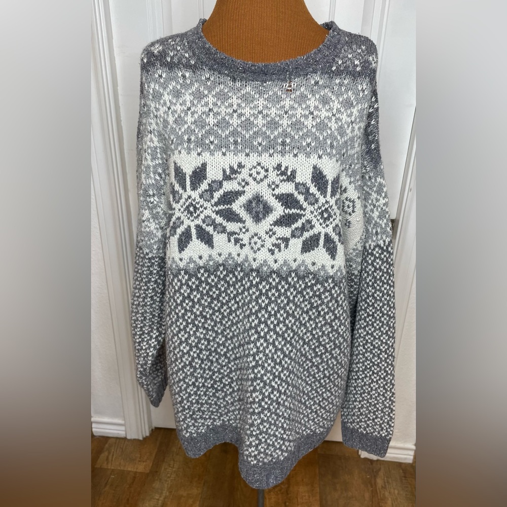Gray and White Patterned Women's Sweater